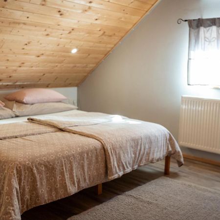 Guest House Pr' Cut Zirovnica 外观 照片