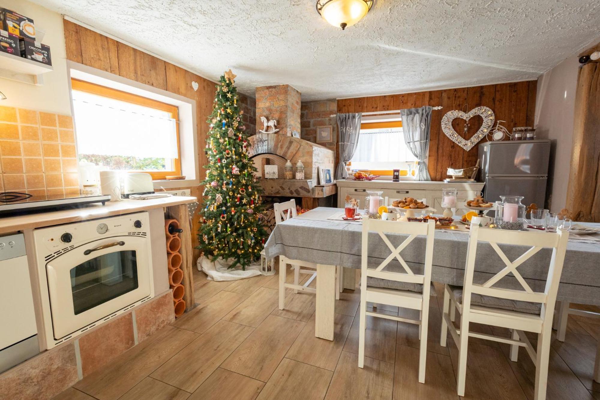 Guest House Pr' Cut Zirovnica 外观 照片