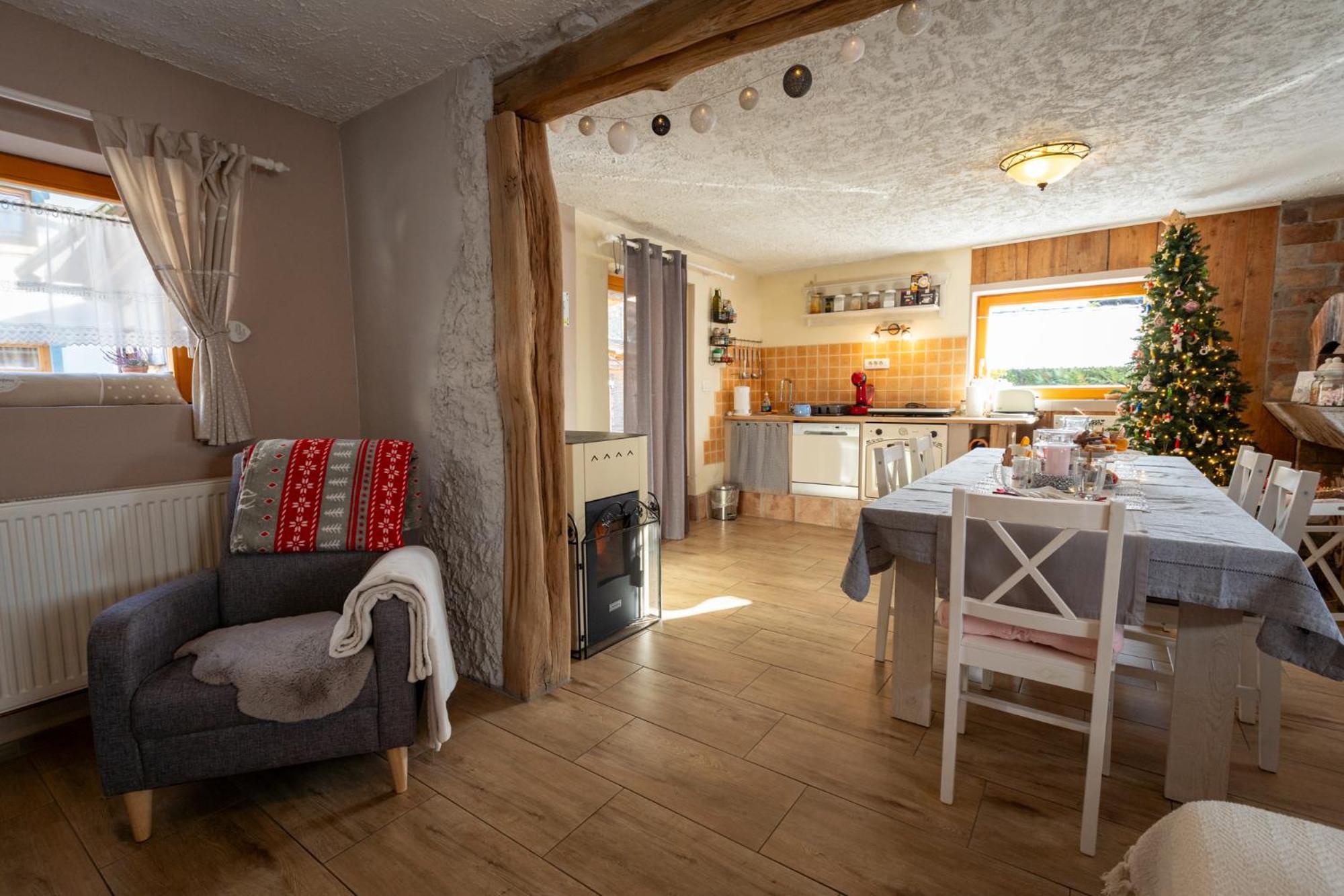 Guest House Pr' Cut Zirovnica 外观 照片