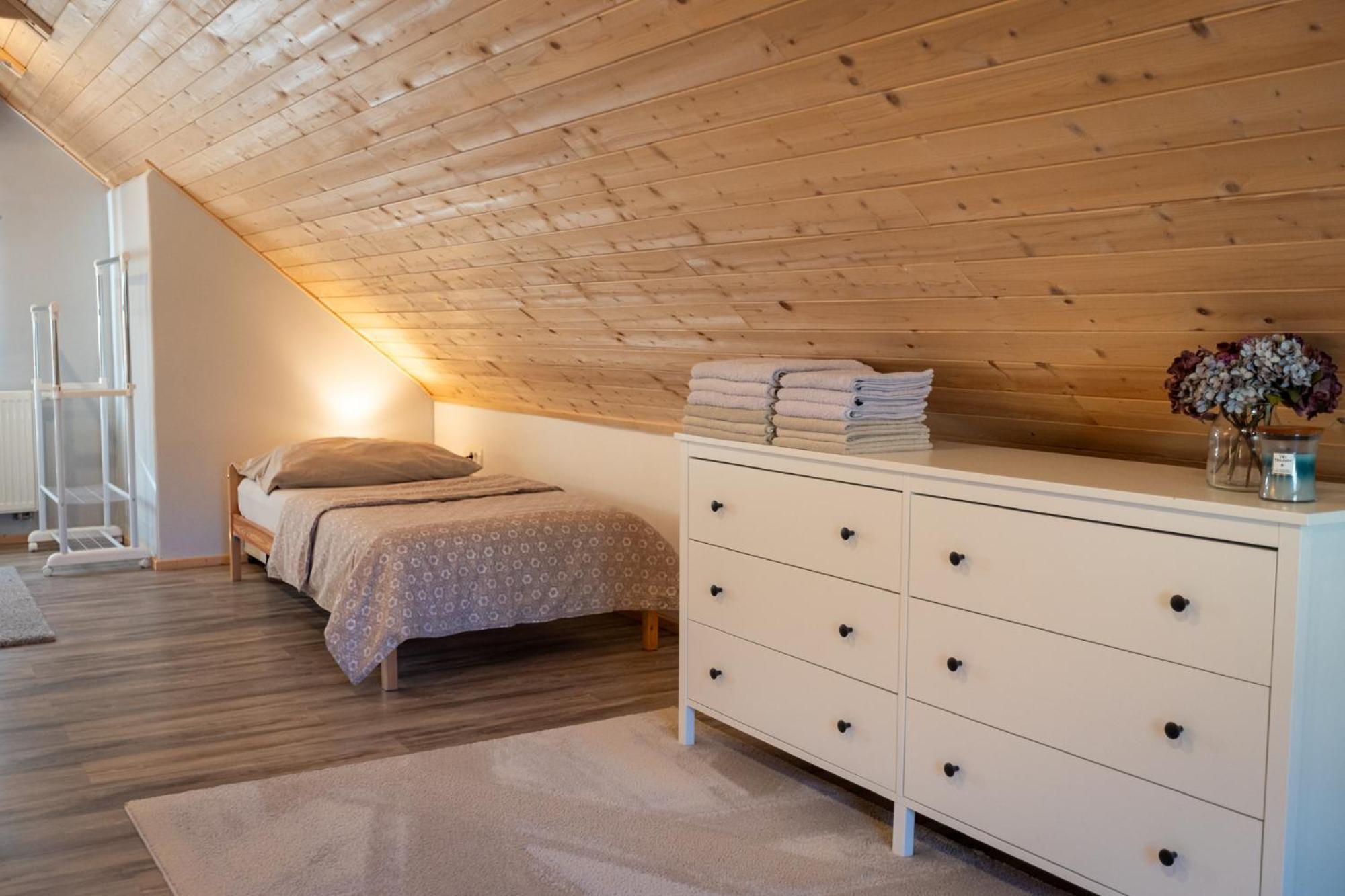 Guest House Pr' Cut Zirovnica 外观 照片